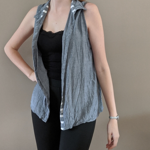☘️Jaclyn Smith gray button up vest - Picture 4 of 6